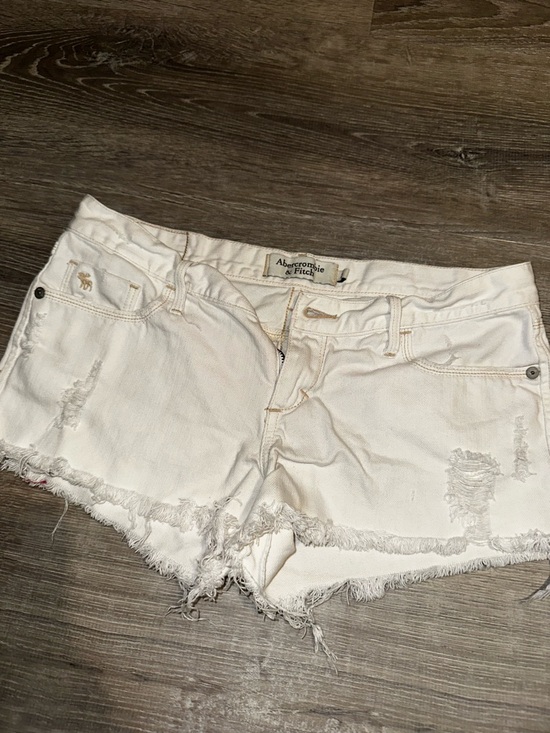 Abercrombie & Fitch Pants - Abercrombie & Fitch y2k Off-White Frayed Denim Shorts